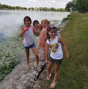 Meet your Posher, Dee